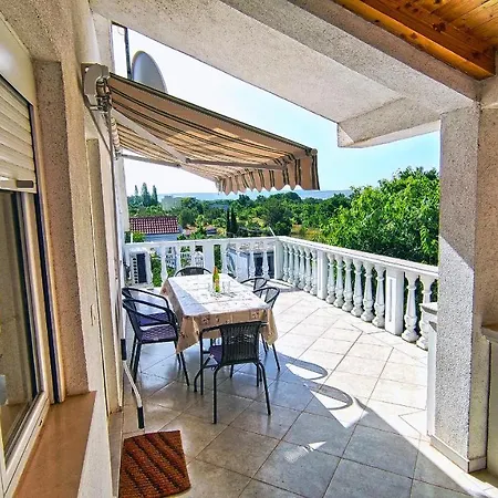 Amigo Apartment *